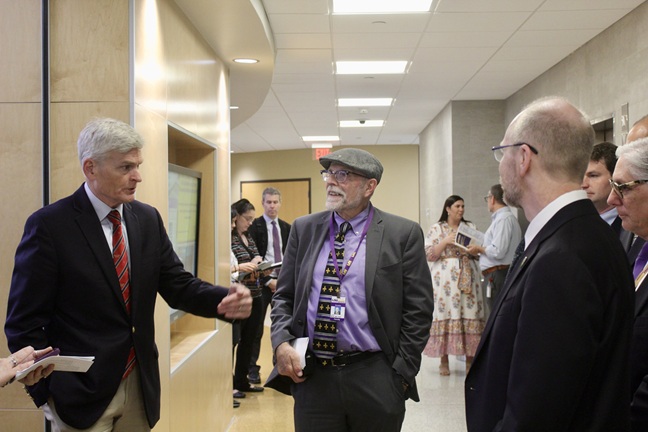 Senator Cassidy and Dr. Miele tour labs
